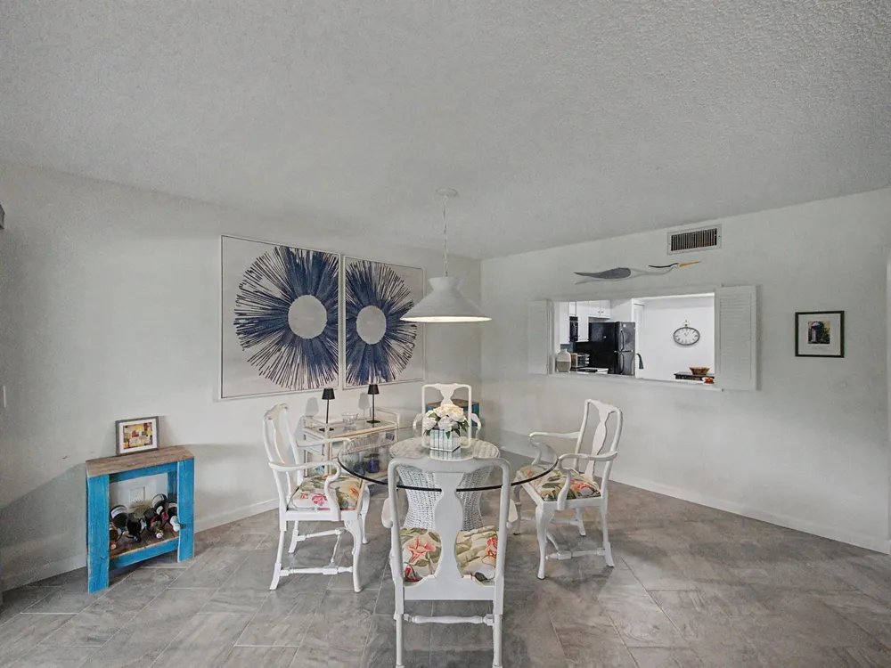 5132 SE CLUB WAY #202 Stuart, FL 34997