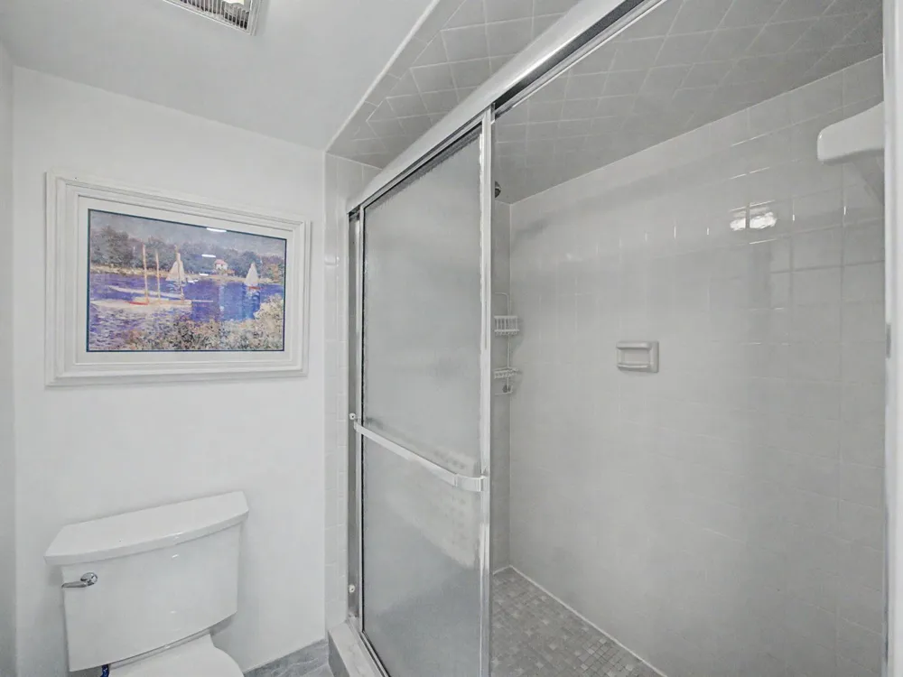 5132 SE CLUB WAY #202 Stuart, FL 34997