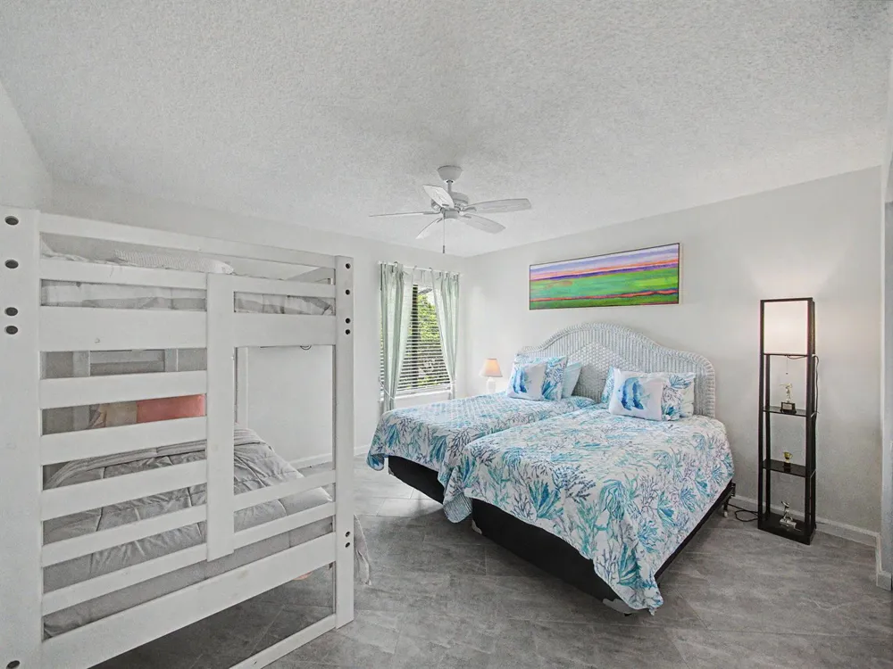 5132 SE CLUB WAY #202 Stuart, FL 34997