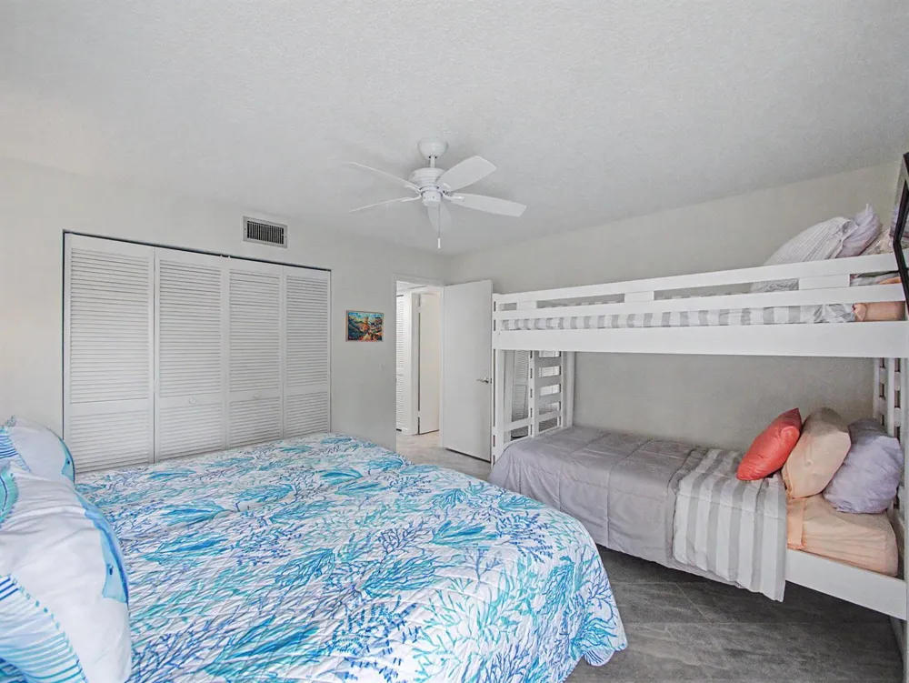 5132 SE CLUB WAY #202 Stuart, FL 34997