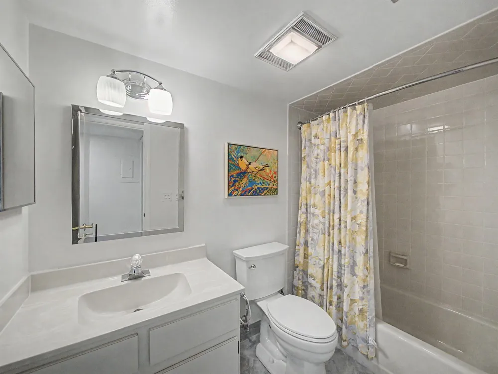 5132 SE CLUB WAY #202 Stuart, FL 34997