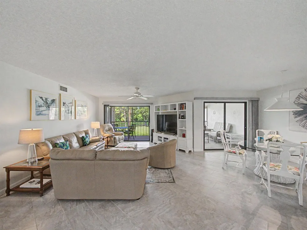 5132 SE CLUB WAY #202 Stuart, FL 34997