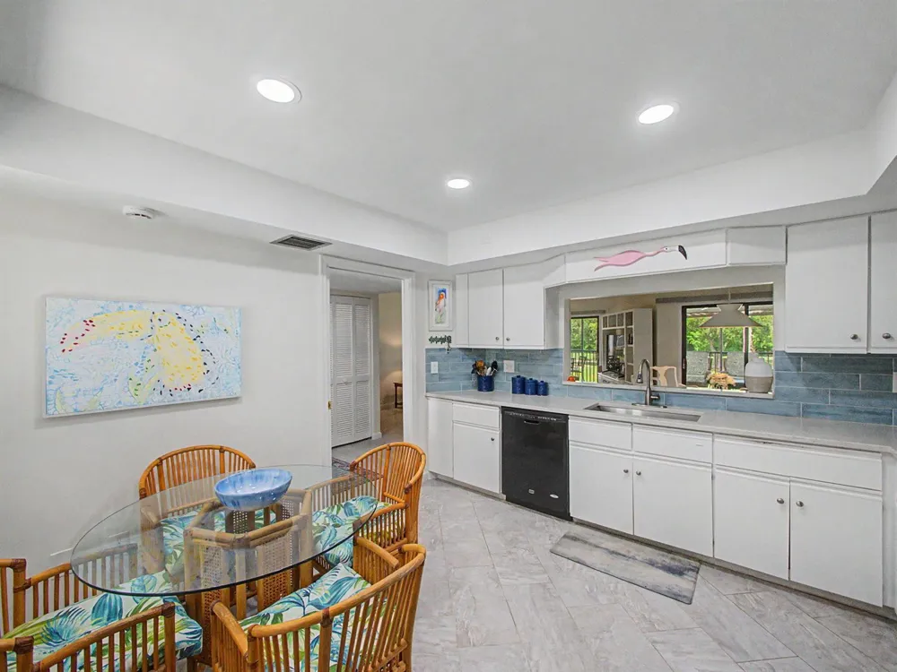 5132 SE CLUB WAY #202 Stuart, FL 34997