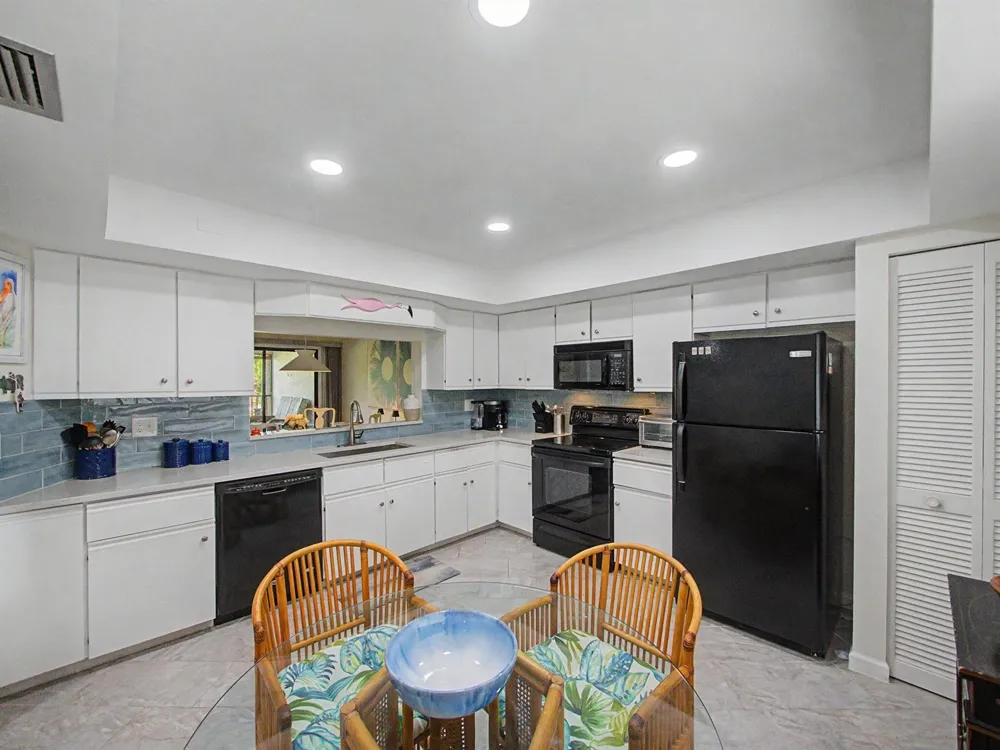 5132 SE CLUB WAY #202 Stuart, FL 34997