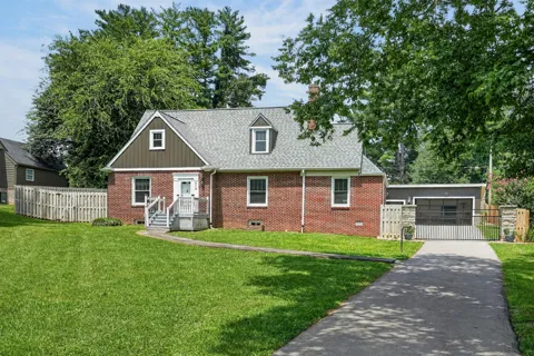 218 Morrison St