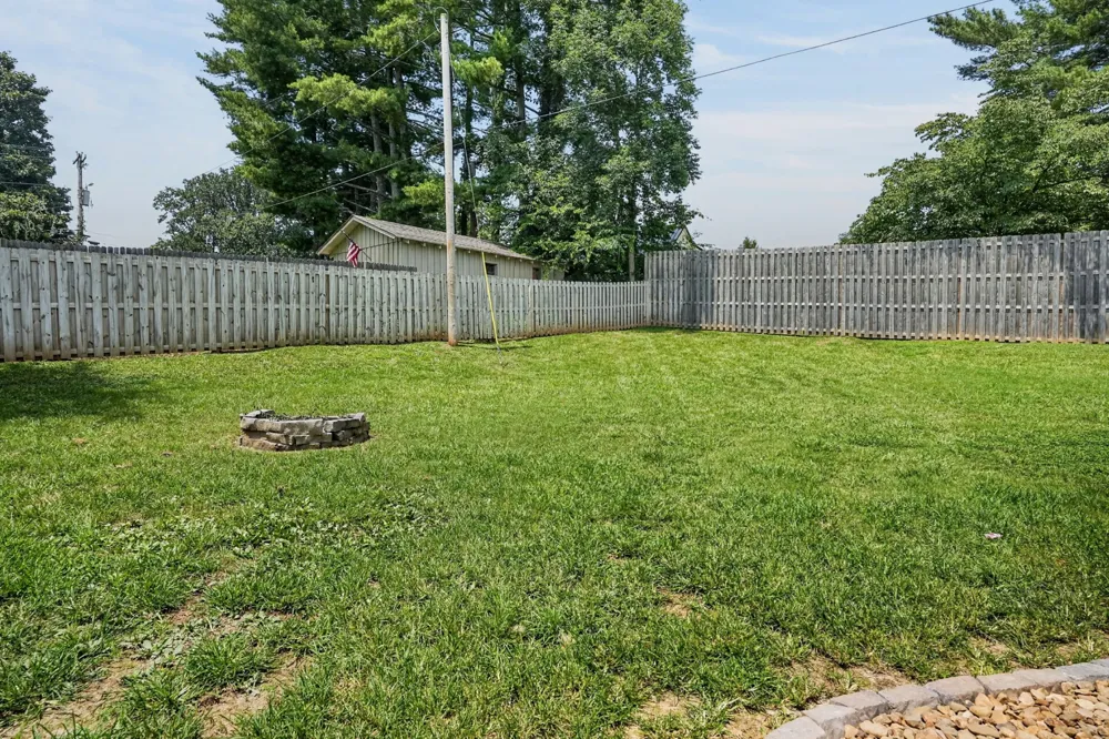 218 Morrison St McMinnville, TN 37110