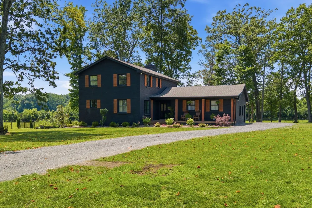 1447 Maxwell Branch Rd Cottontown, TN 37048