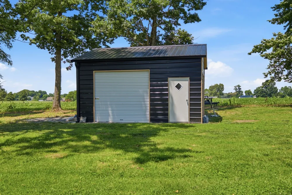 1447 Maxwell Branch Rd Cottontown, TN 37048
