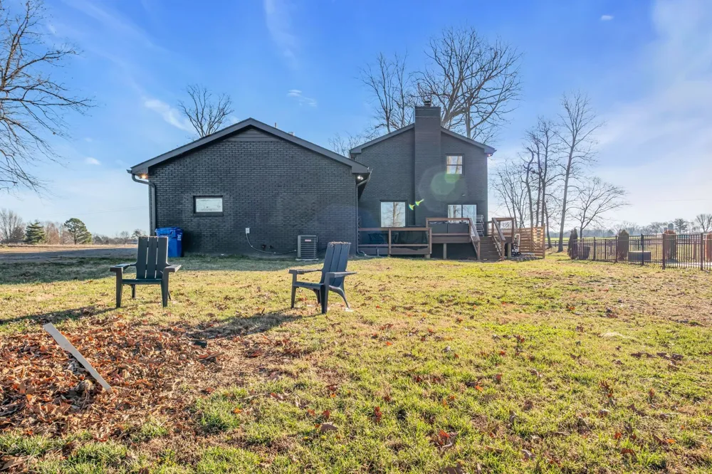 1447 Maxwell Branch Rd Cottontown, TN 37048