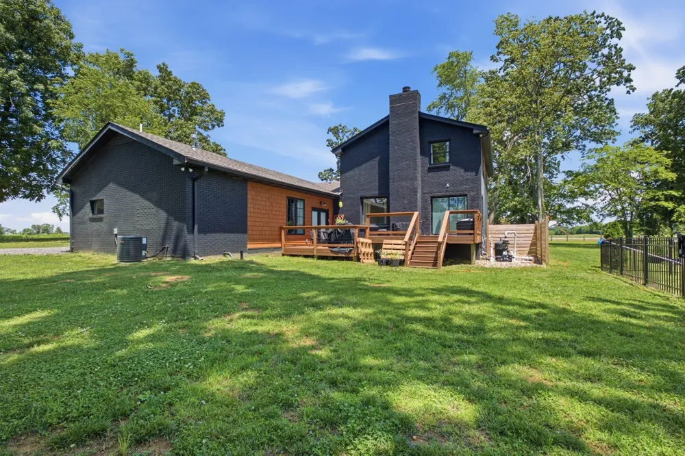 1447 Maxwell Branch Rd Cottontown, TN 37048