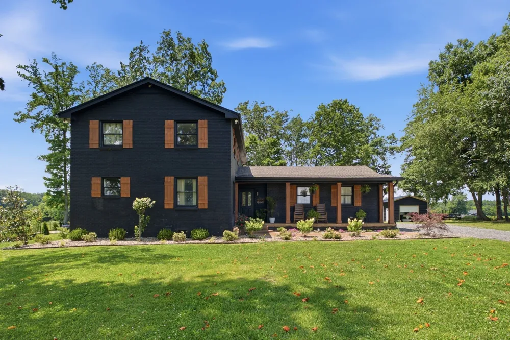 1447 Maxwell Branch Rd Cottontown, TN 37048