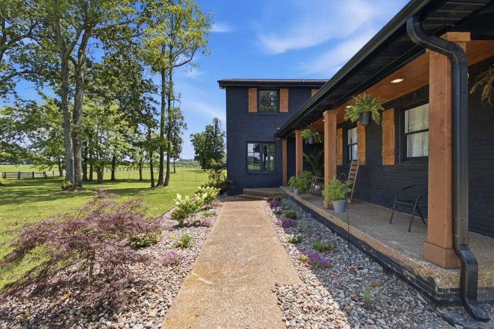 1447 Maxwell Branch Rd Cottontown, TN 37048