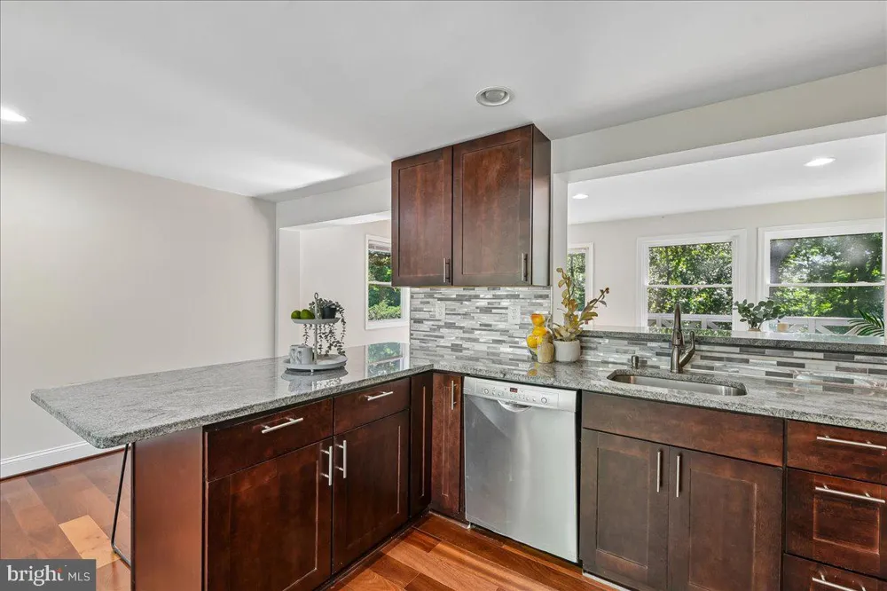 754 HYDE PARK DRIVE Glen Burnie, MD 21061