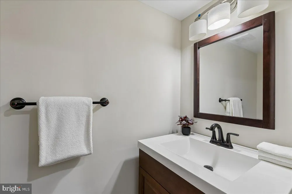 754 HYDE PARK DRIVE Glen Burnie, MD 21061