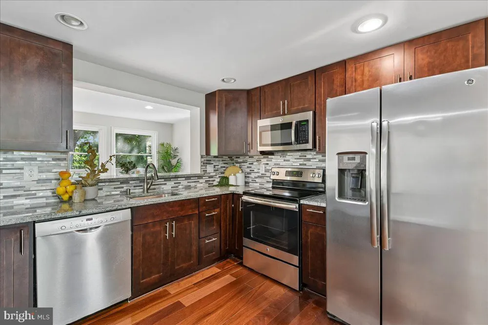 754 HYDE PARK DRIVE Glen Burnie, MD 21061