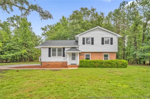 76 Robin Road