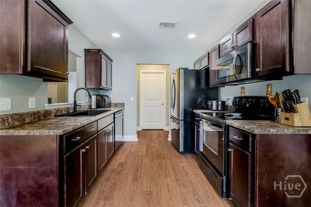 490 Abigail Circle Ellabell, GA 31308