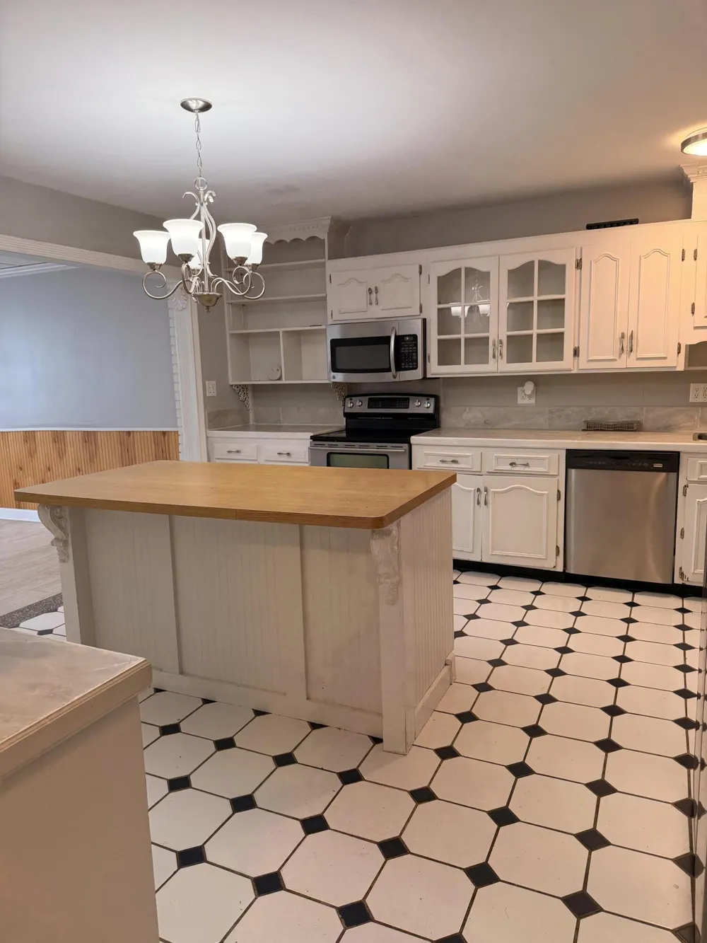7932-7934 Whitcomb Street Merrillville, IN 46410