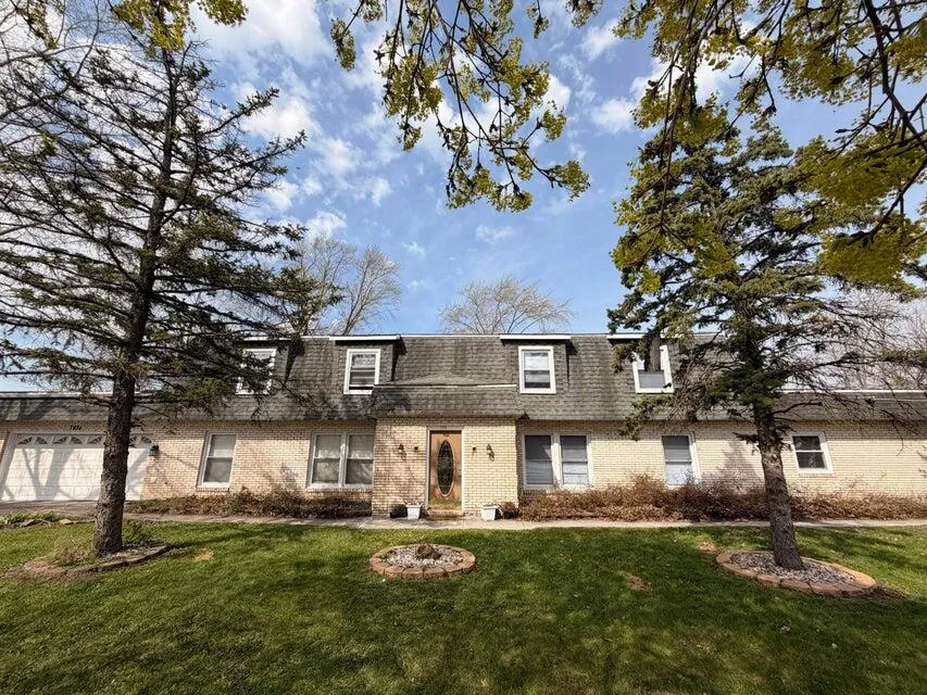 7932-7934 Whitcomb Street Merrillville, IN 46410