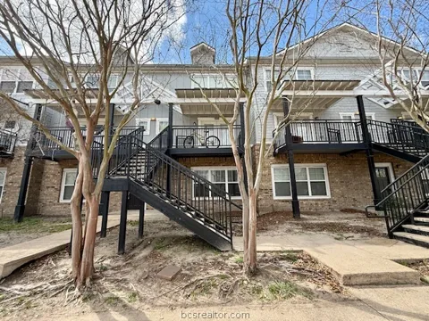 1725 Harvey Mitchell Parkway S #628