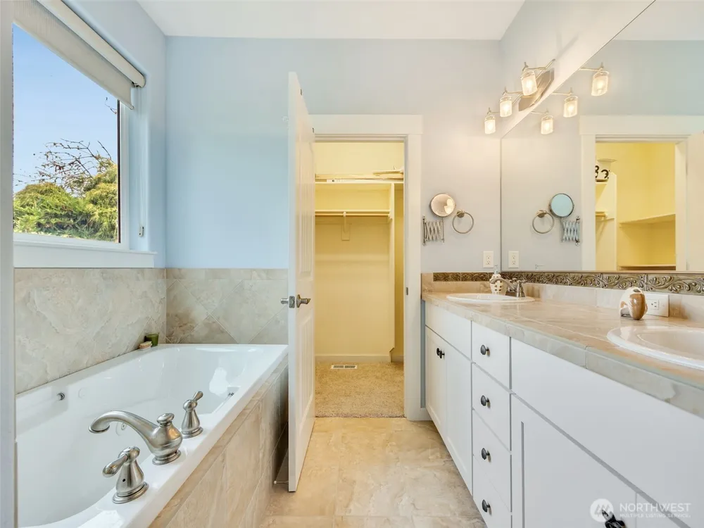 1403 253rd Place Ocean Park, WA 98640