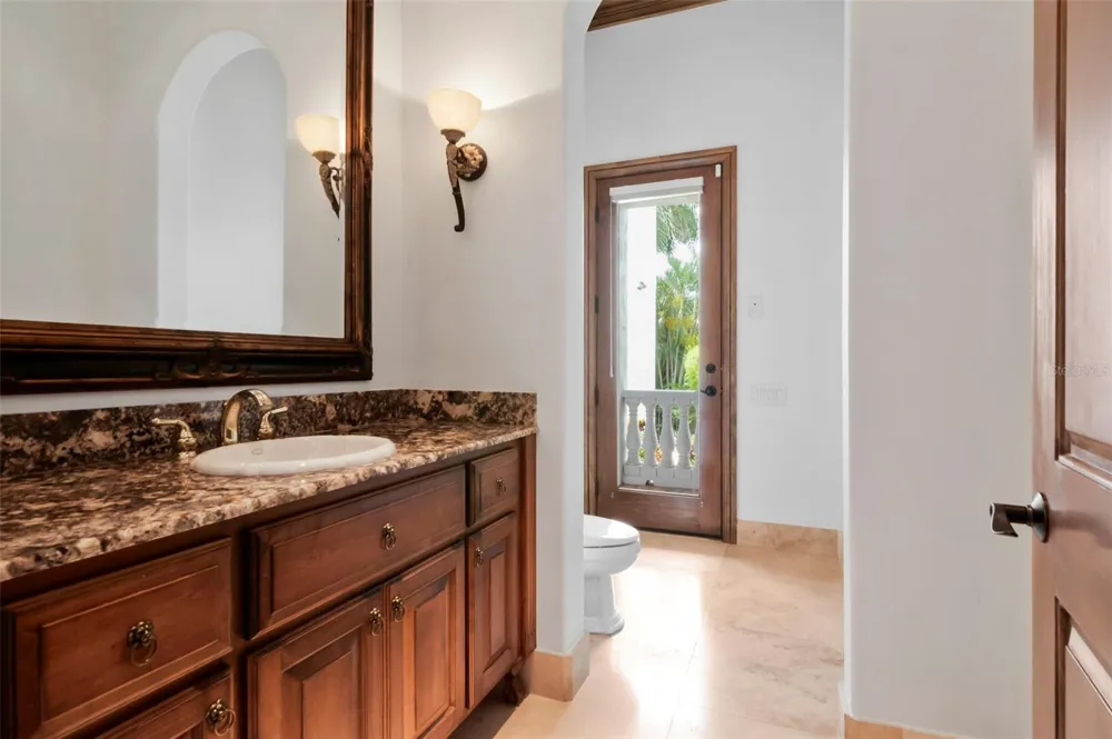 5211 W NEPTUNE WAY Tampa, FL 33609