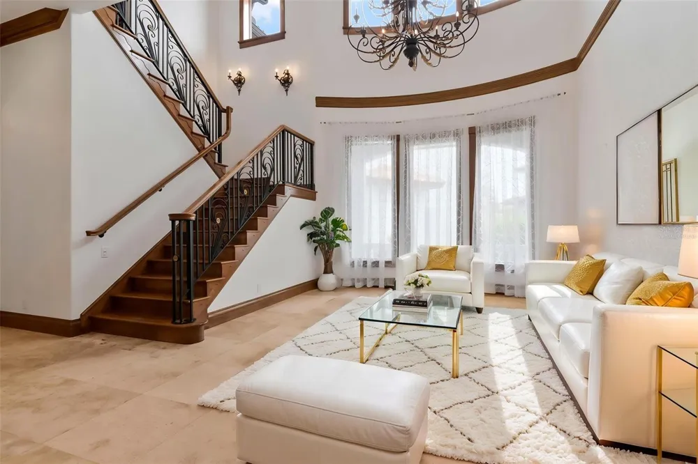 5211 W NEPTUNE WAY Tampa, FL 33609