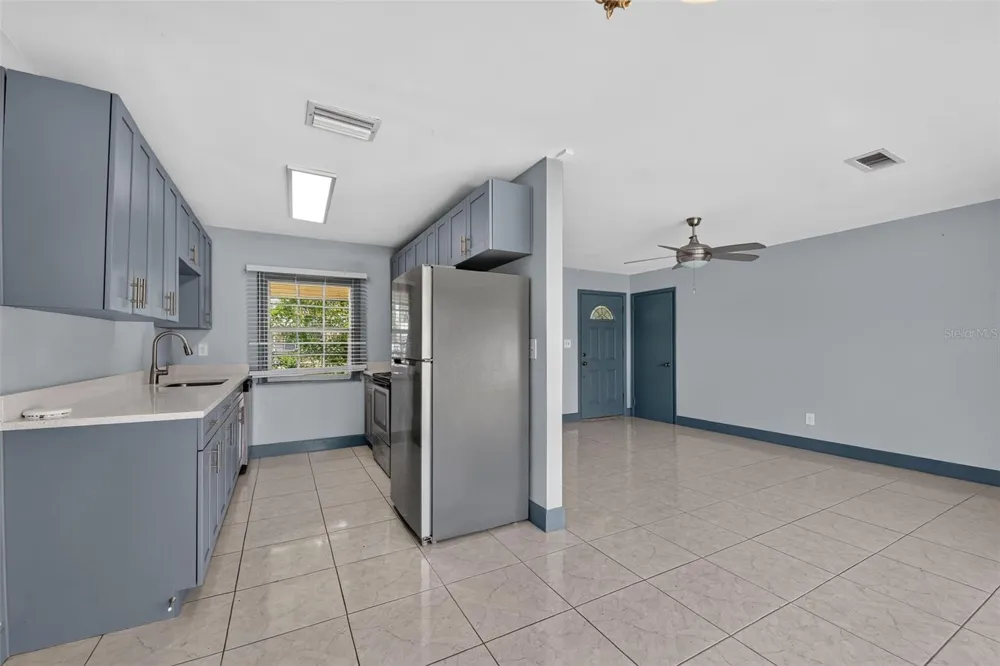 5005 STOLLS AVENUE Tampa, FL 33615