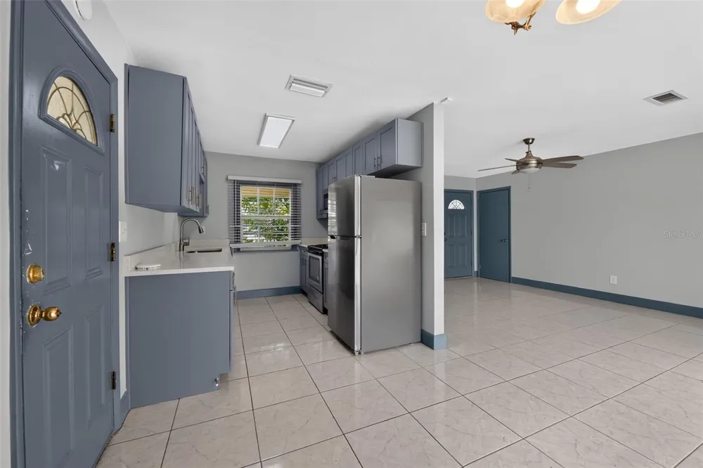 5005 STOLLS AVENUE Tampa, FL 33615
