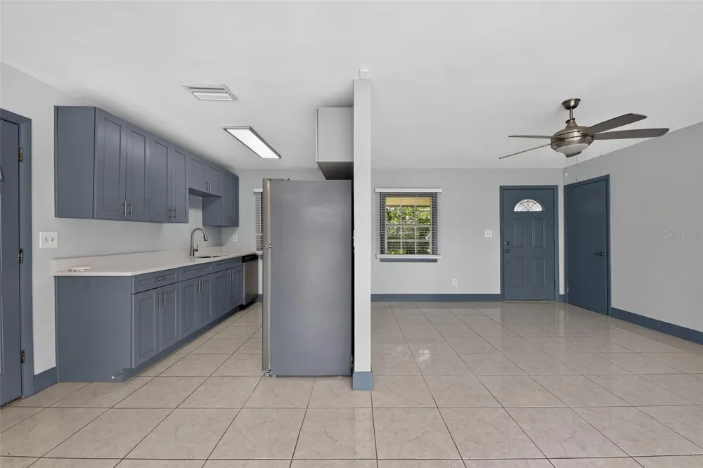 5005 STOLLS AVENUE Tampa, FL 33615