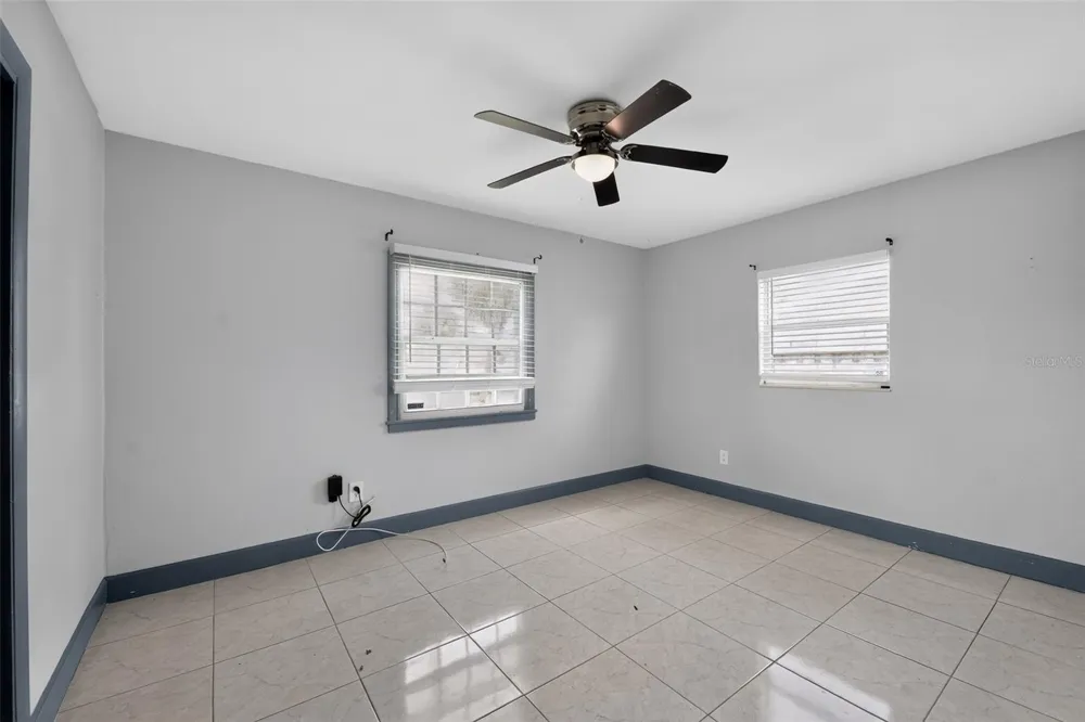 5005 STOLLS AVENUE Tampa, FL 33615