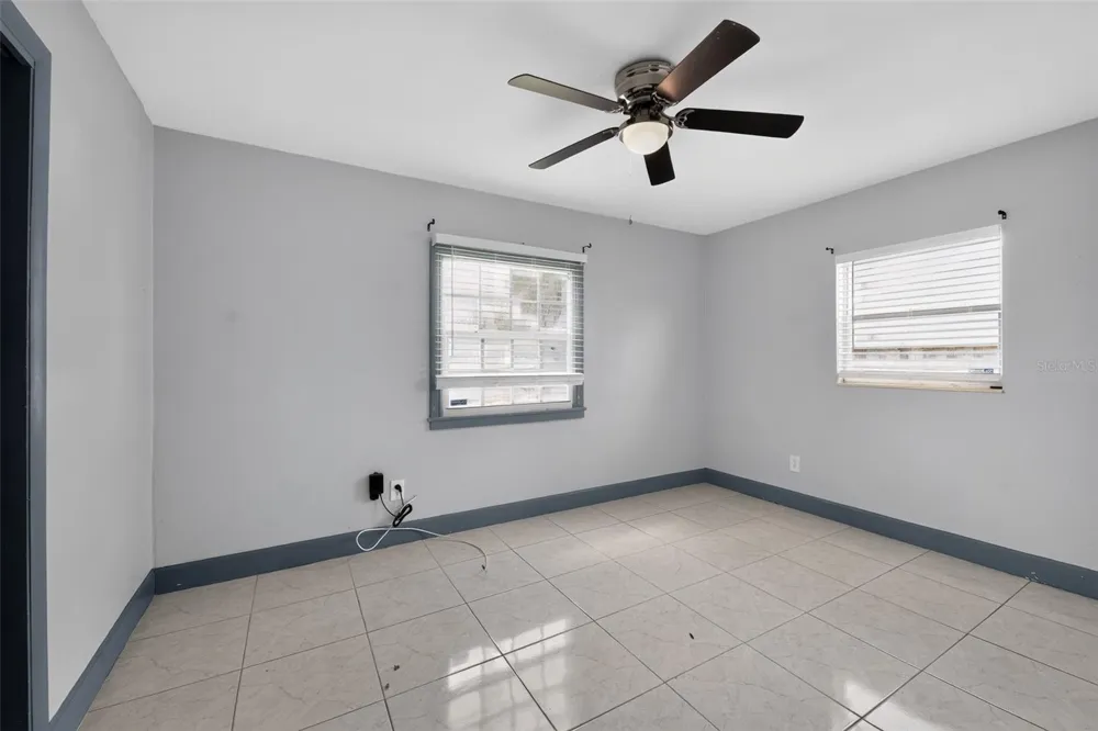 5005 STOLLS AVENUE Tampa, FL 33615