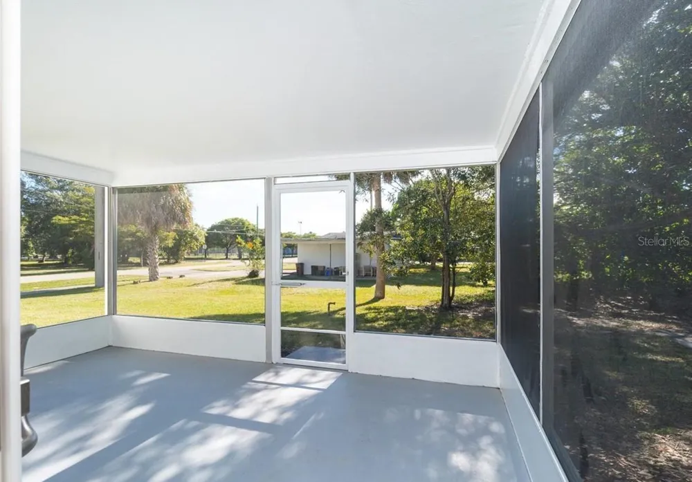 533 E CHARLOTTE AVENUE Punta Gorda, FL 33950