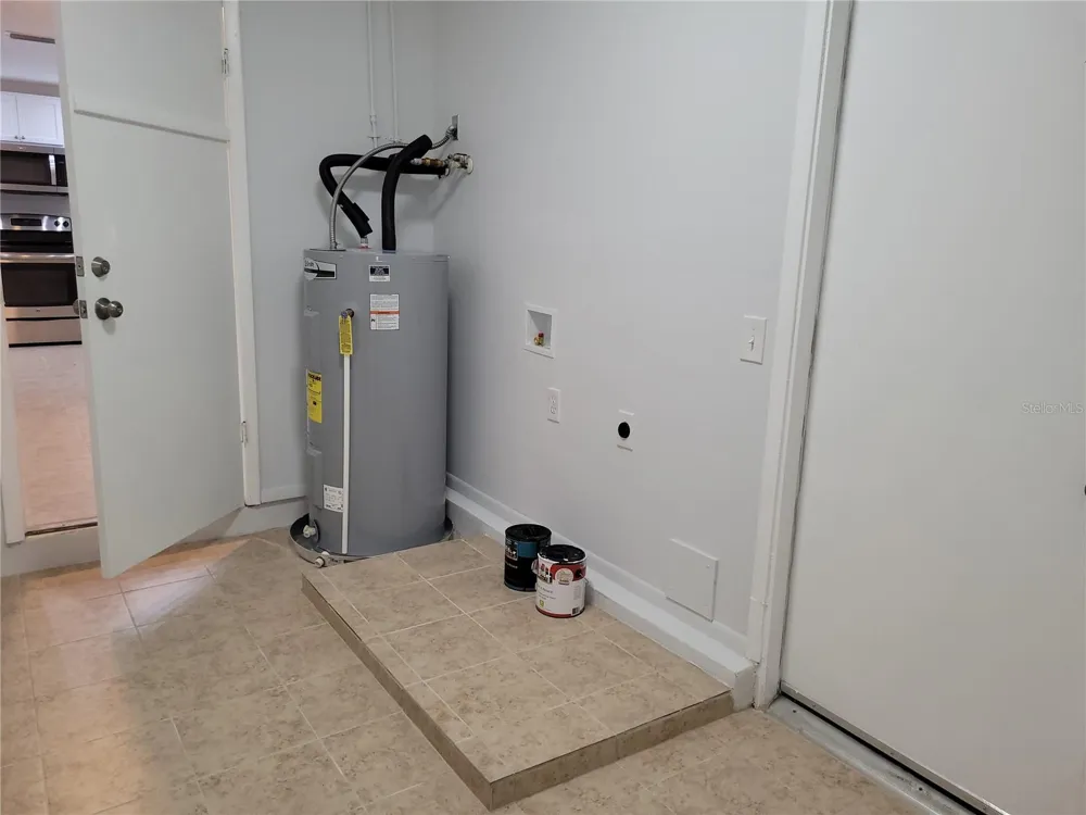 533 E CHARLOTTE AVENUE Punta Gorda, FL 33950