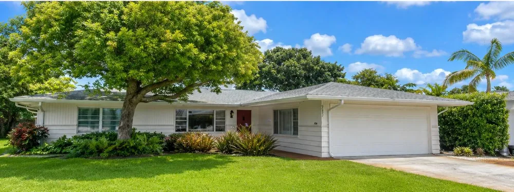 2253 VALENCIA DRIVE Sarasota, FL 34239