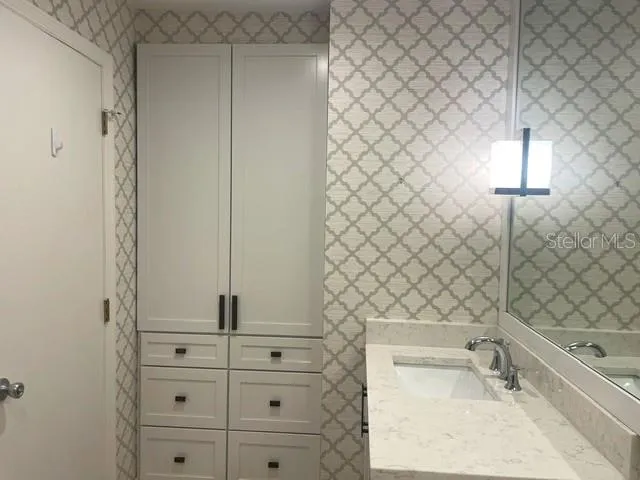 2253 VALENCIA DRIVE Sarasota, FL 34239