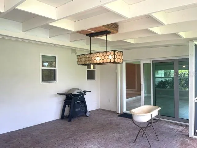 2253 VALENCIA DRIVE Sarasota, FL 34239
