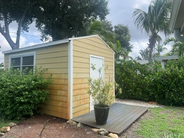 2253 VALENCIA DRIVE Sarasota, FL 34239