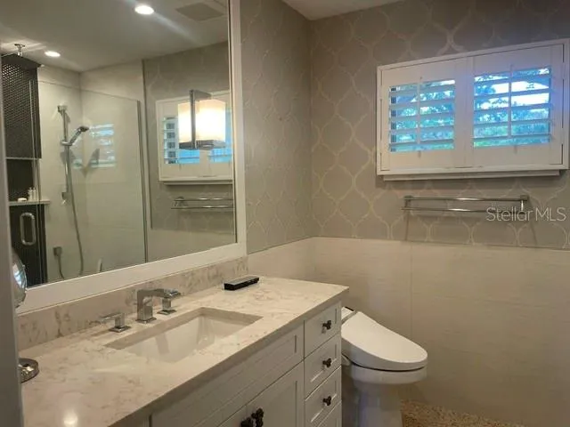 2253 VALENCIA DRIVE Sarasota, FL 34239