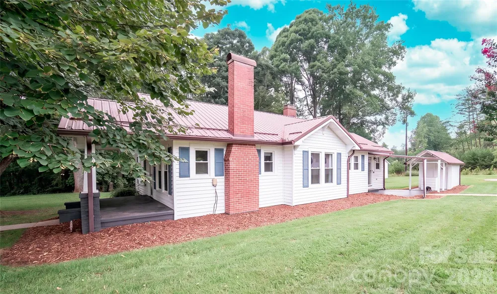 1752 Bethel Road Morganton, NC 28655