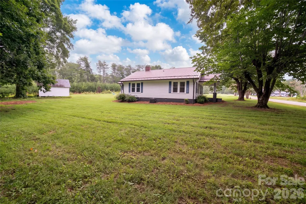 1752 Bethel Road Morganton, NC 28655