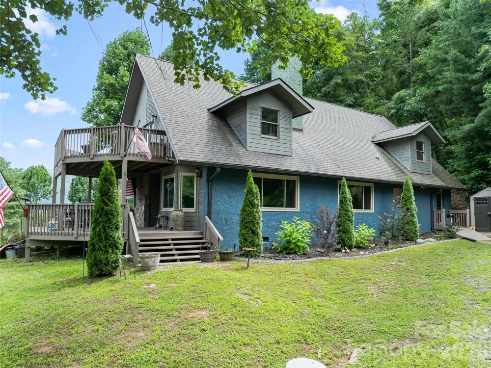 152 Worley Cove Road Leicester, NC 28748