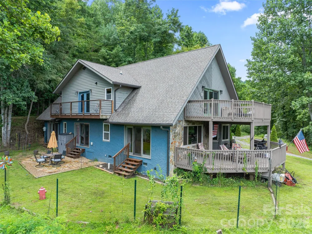 152 Worley Cove Road Leicester, NC 28748