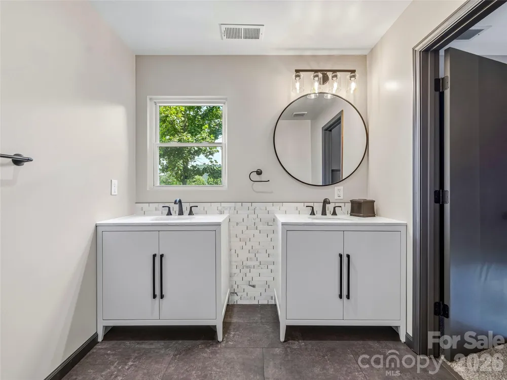 152 Worley Cove Road Leicester, NC 28748
