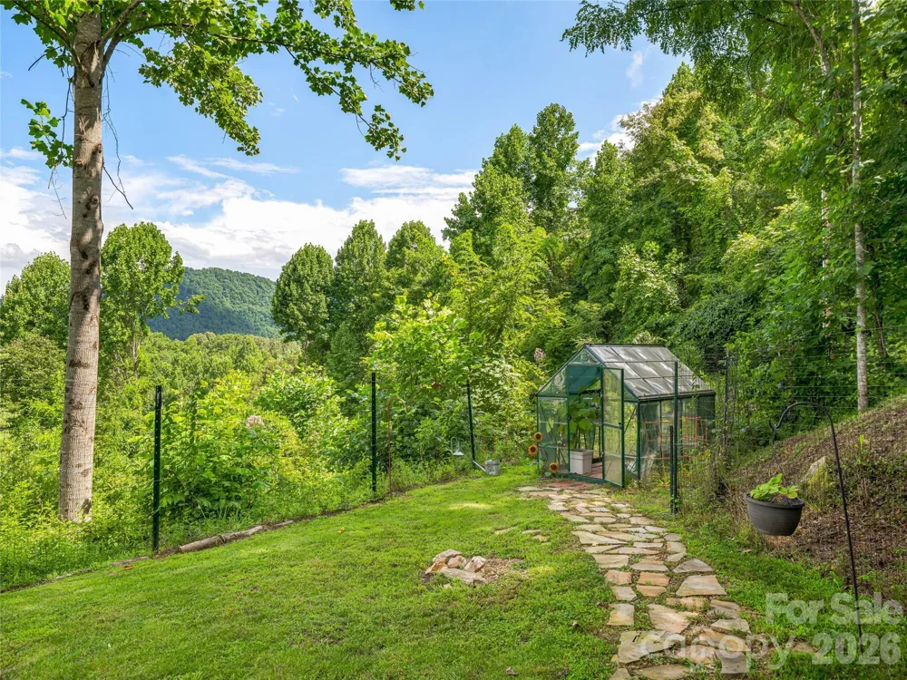 152 Worley Cove Road Leicester, NC 28748
