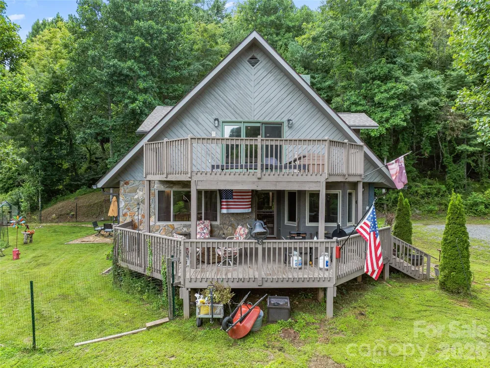 152 Worley Cove Road Leicester, NC 28748