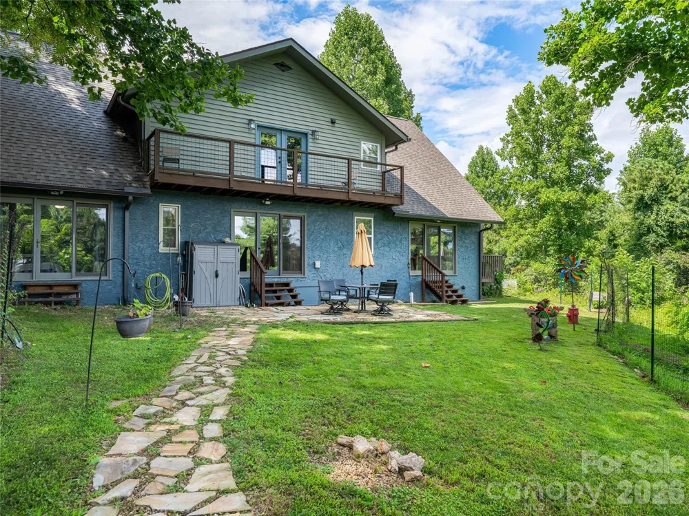 152 Worley Cove Road Leicester, NC 28748