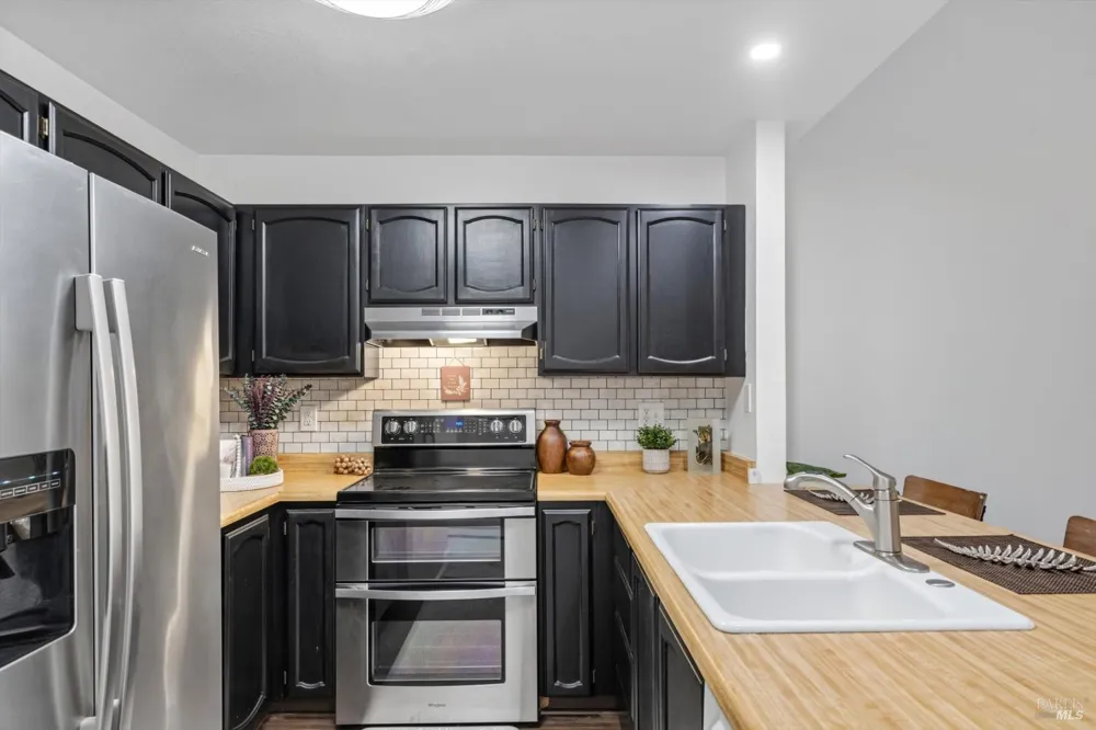 107 Nicholas Court Cotati, CA 94931