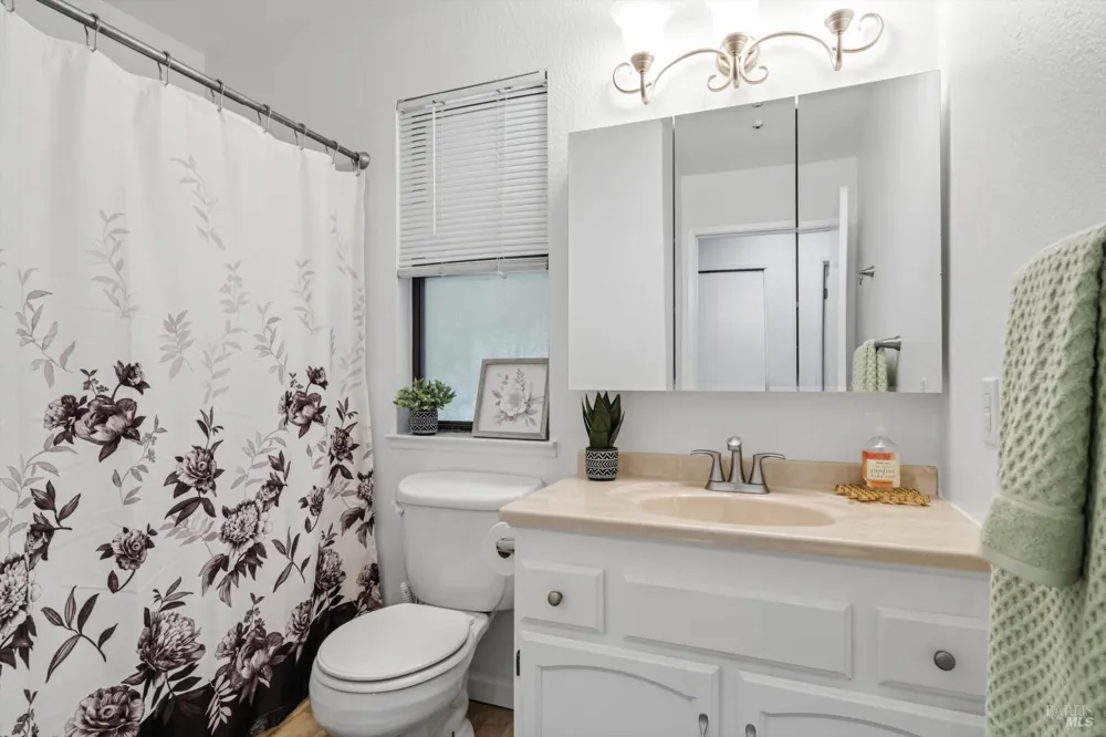 107 Nicholas Court Cotati, CA 94931