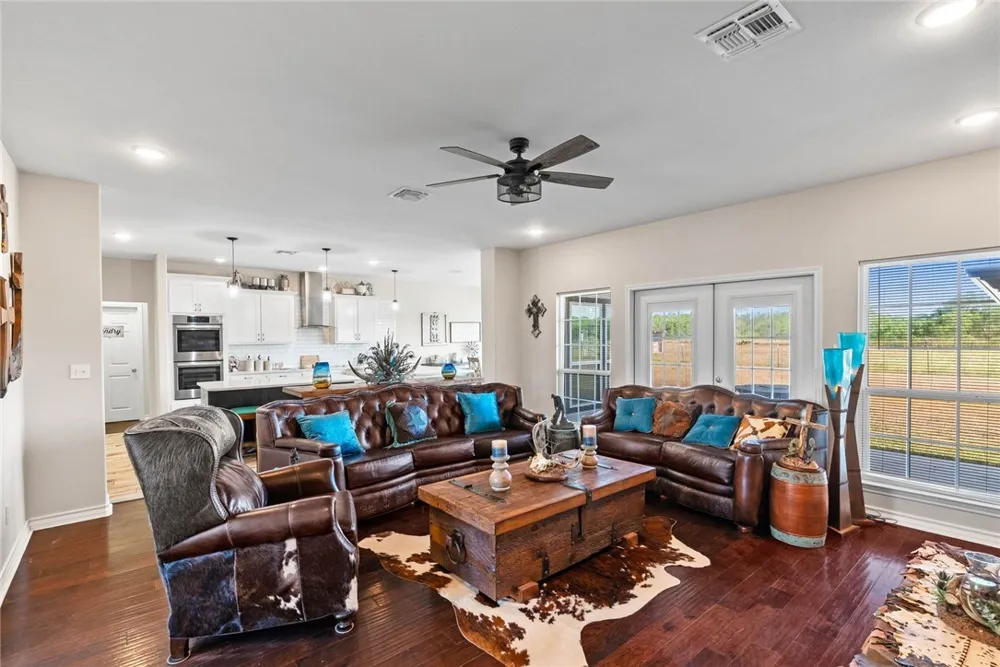345 E County Road 2180 Kingsville, TX 78363